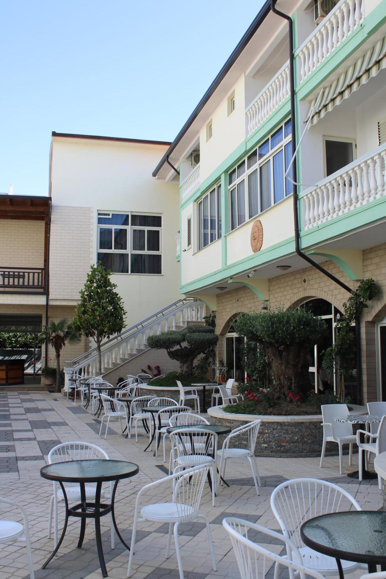 Kompleksi Jakaj Velipoje Exterior photo